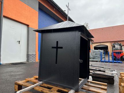 Kapliczka Przydrożna KP-01 wykonana ze stali malowanej proszkowo